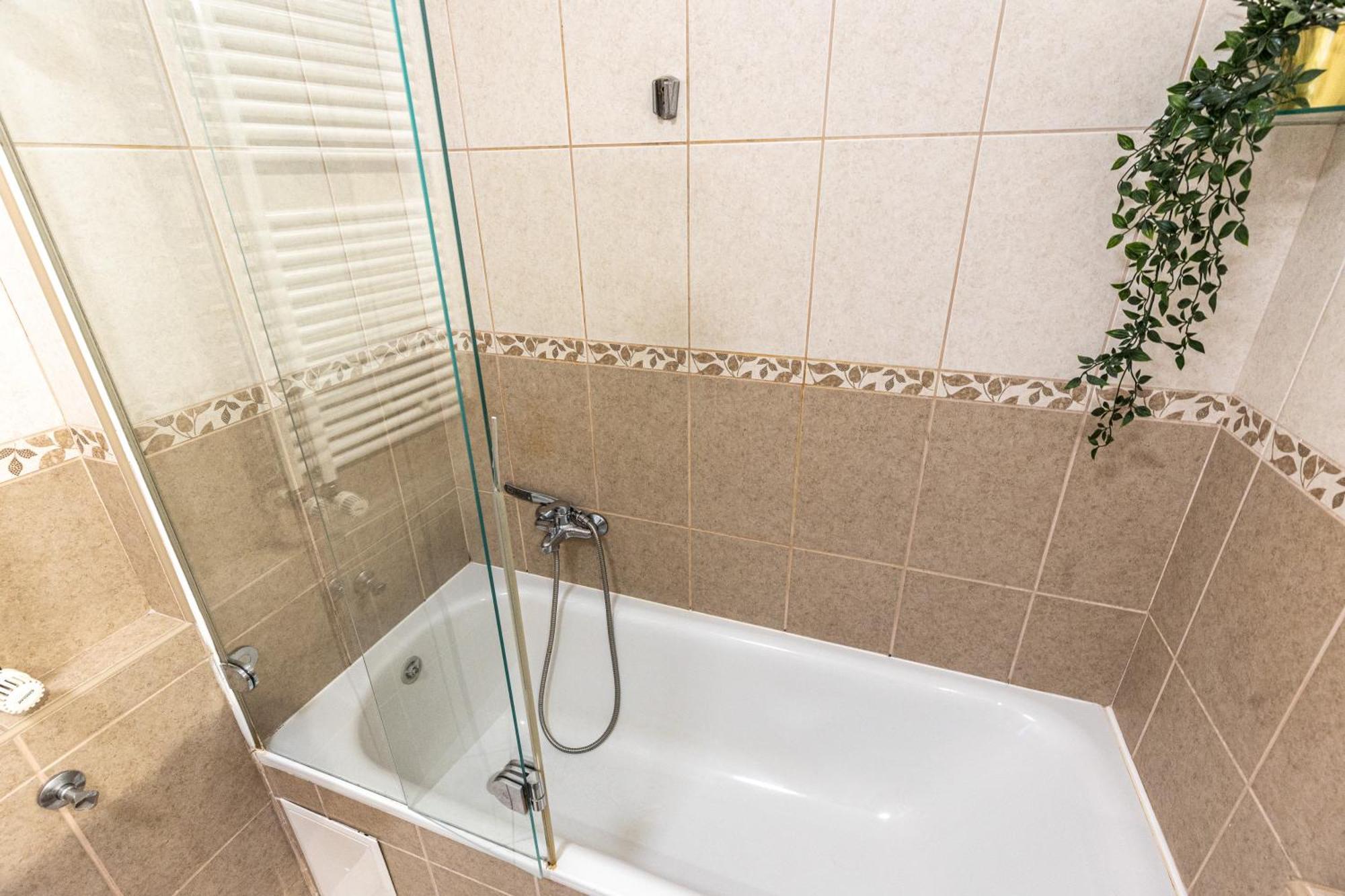 Gozsdu White Raven Residence 305 Budapest Luaran gambar